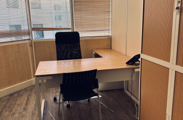 Bureau 24 B